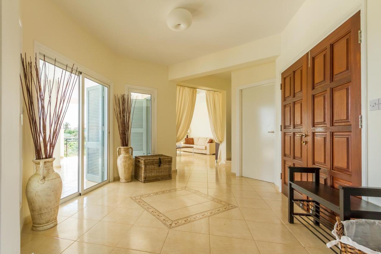 Villa Riverside Polis Bagian luar foto