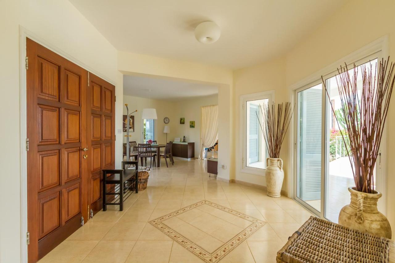 Villa Riverside Polis Bagian luar foto