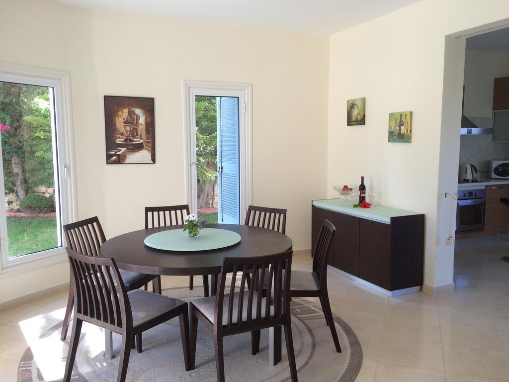 Villa Riverside Polis Ruang foto