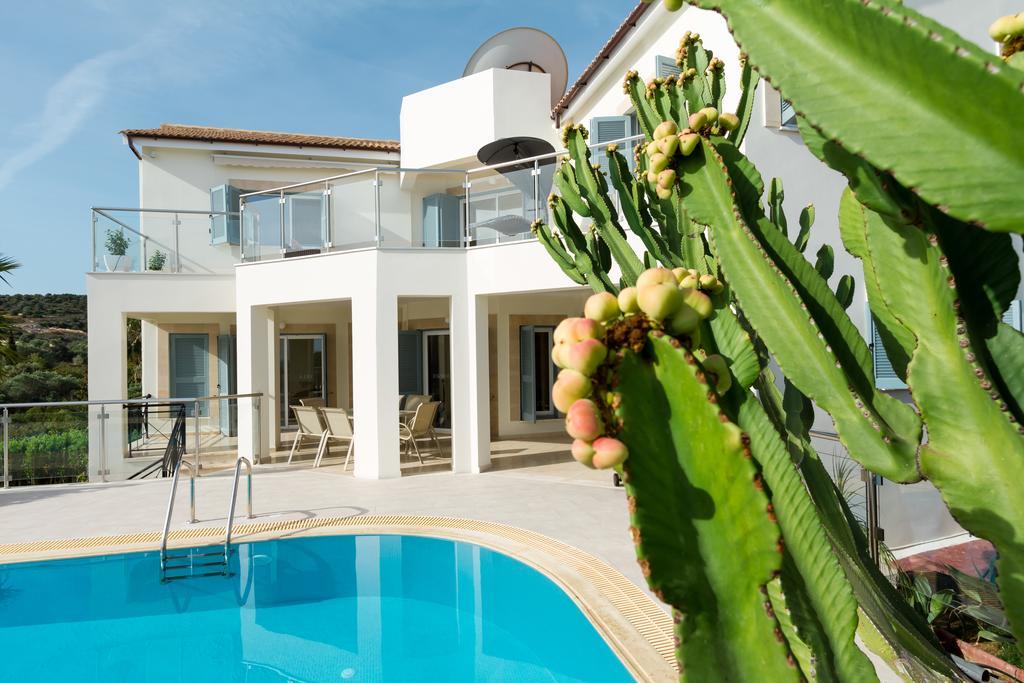 Villa Riverside Polis Bagian luar foto