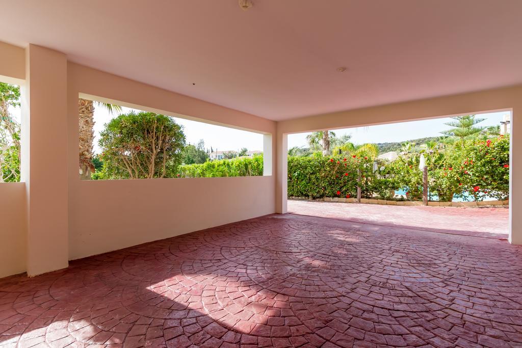 Villa Riverside Polis Bagian luar foto
