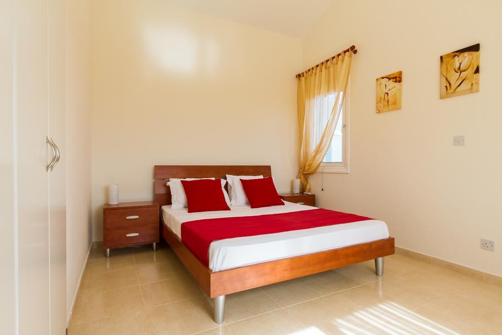 Villa Riverside Polis Bagian luar foto