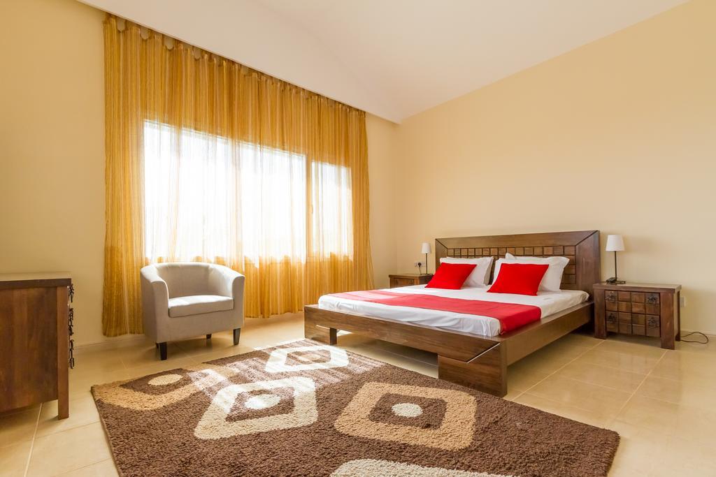 Villa Riverside Polis Bagian luar foto
