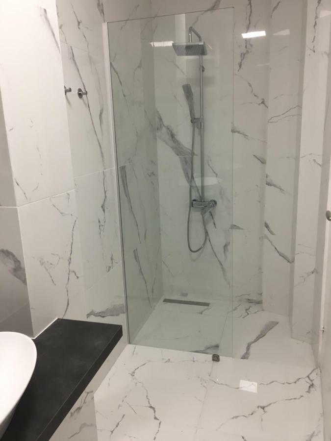 Villa Riverside Polis Bagian luar foto